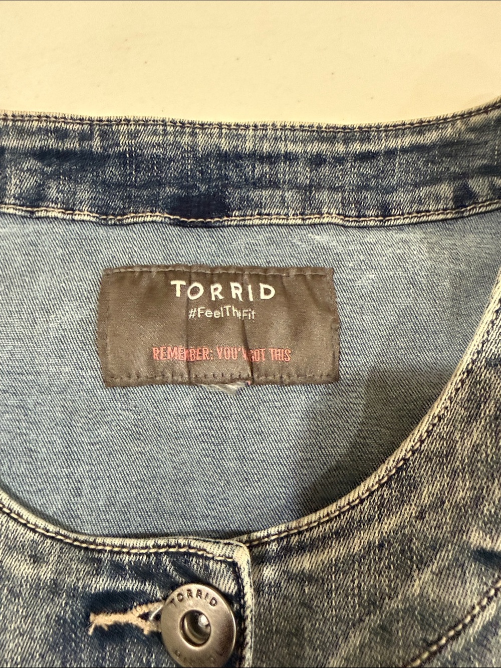 torrid Light Washed Stretch Denim Cropped Jacket 3/4 Sleeves 1X 14-16 Fall Ready - Picture 13 of 16